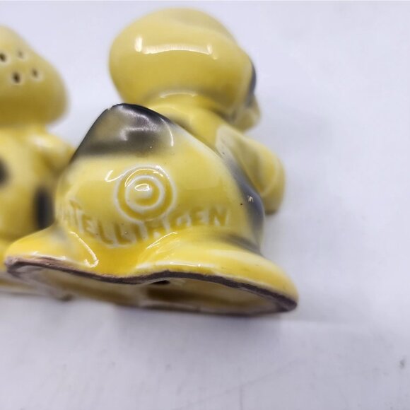 Vintage Van Telligen Hugging Duck Salt & Pepper Shakers Set Yellow Black 4 in - Picture 9 of 10